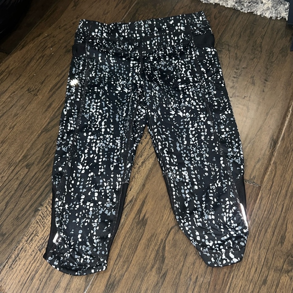 Navy Athleta cropped leggings